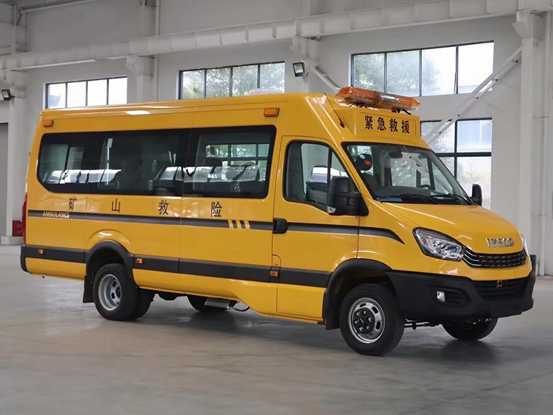 依維柯9-11座救險車