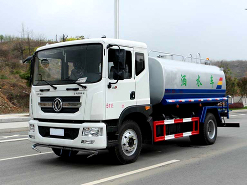 中國(guó)卡車(chē)應(yīng)向?qū)Ｓ密?chē)方向發(fā)展